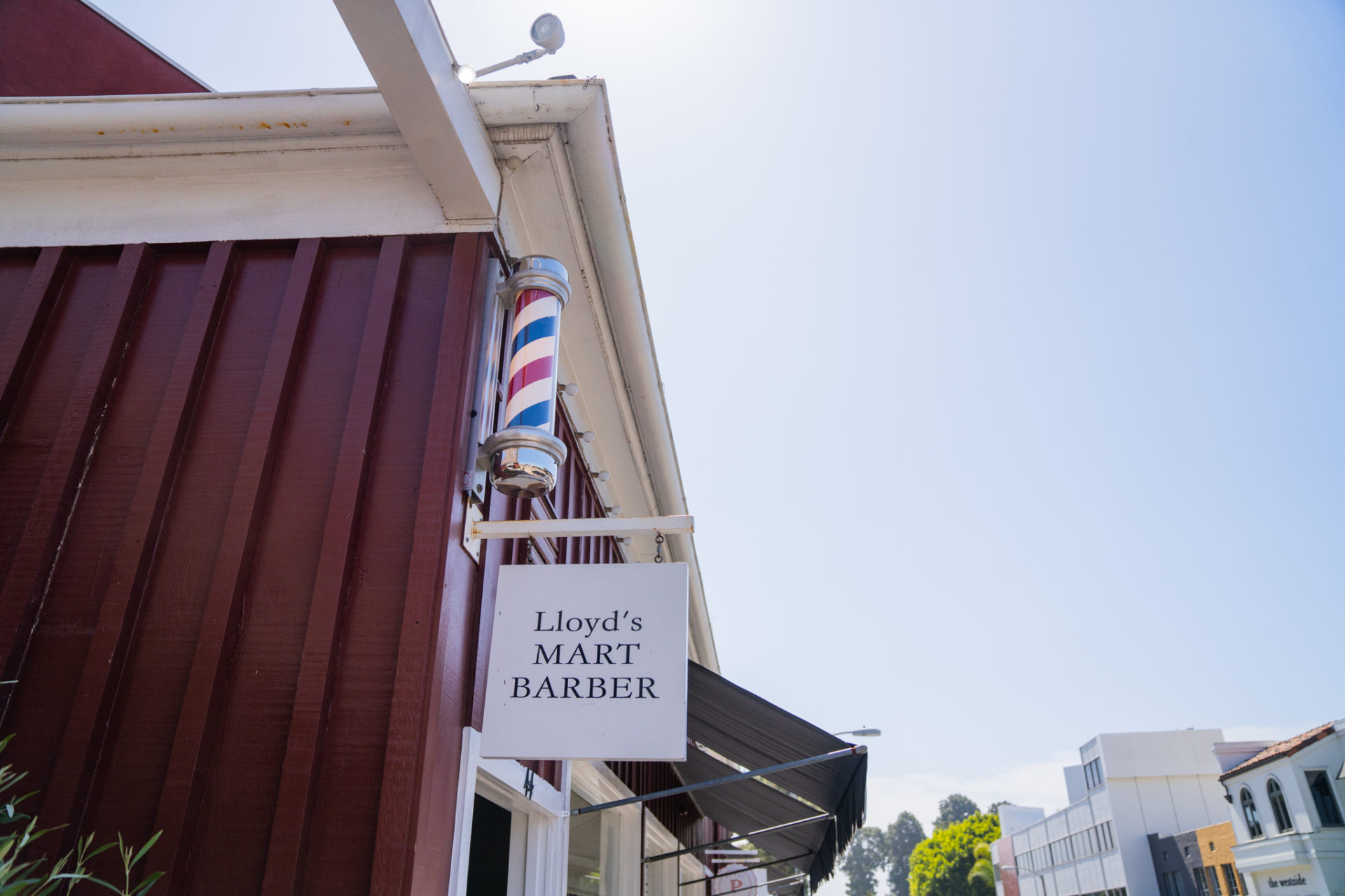 Lloyd's Mart Barber sign