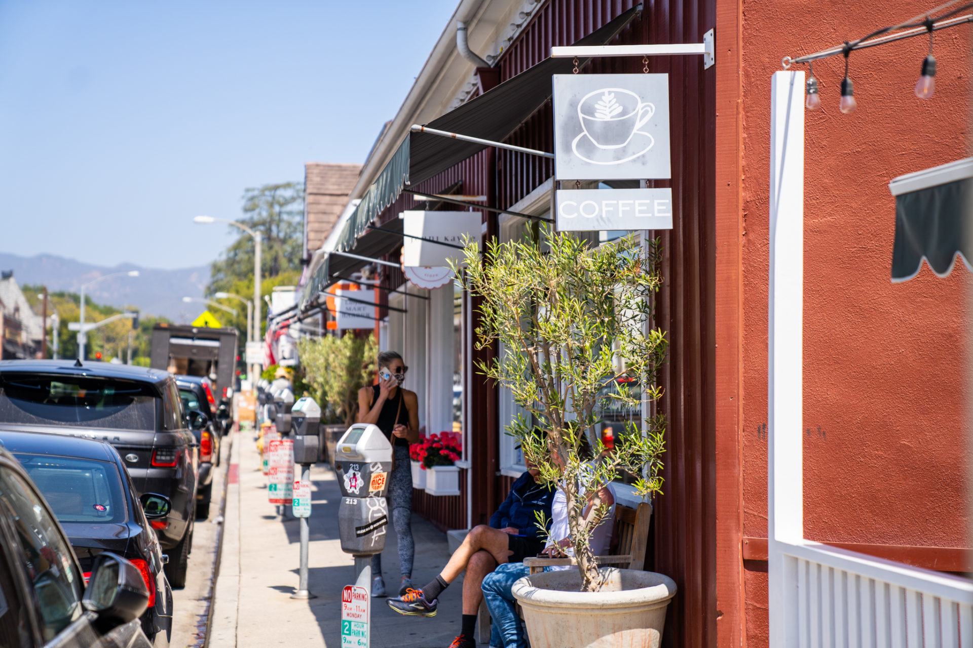 Sidewalk at Brentwood Country Mart